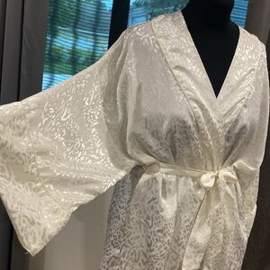 Vintage Decadence Leopard Satin Damask Wrap / Robe |Size M/L